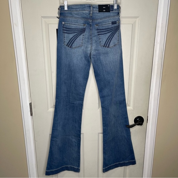 The 7 For All Mankind Women's Dojo Distressed Authentic Light Jeans Sz 27 - Picture 4 of 8